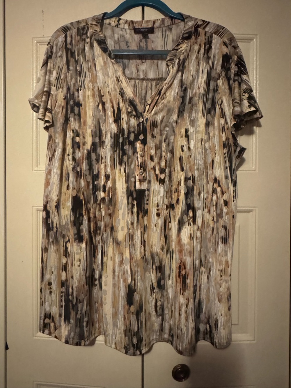 Cocomo Neutral Multicolor Pleated V-Neck Short Sleeve Blouse